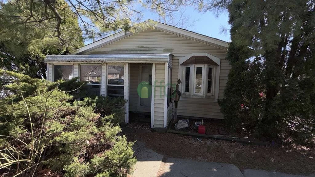 House in St. Clair Shores, MI